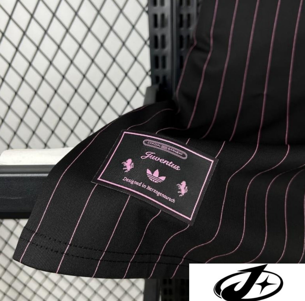 26/27 Mens Juventus Originals Terrace Icons Jersey