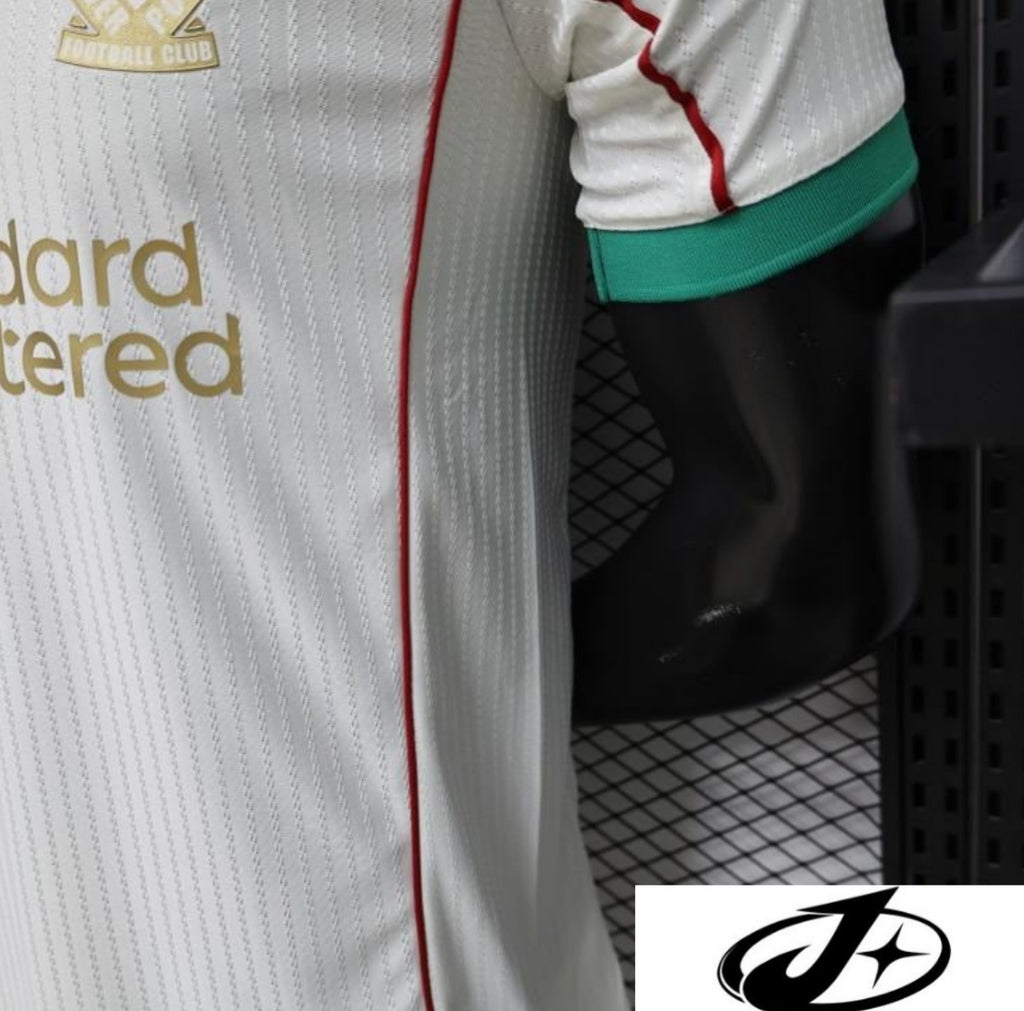 Player Version 26/27 Liverpool FC Off-White with Gold Crest Special Edition Away Jersey