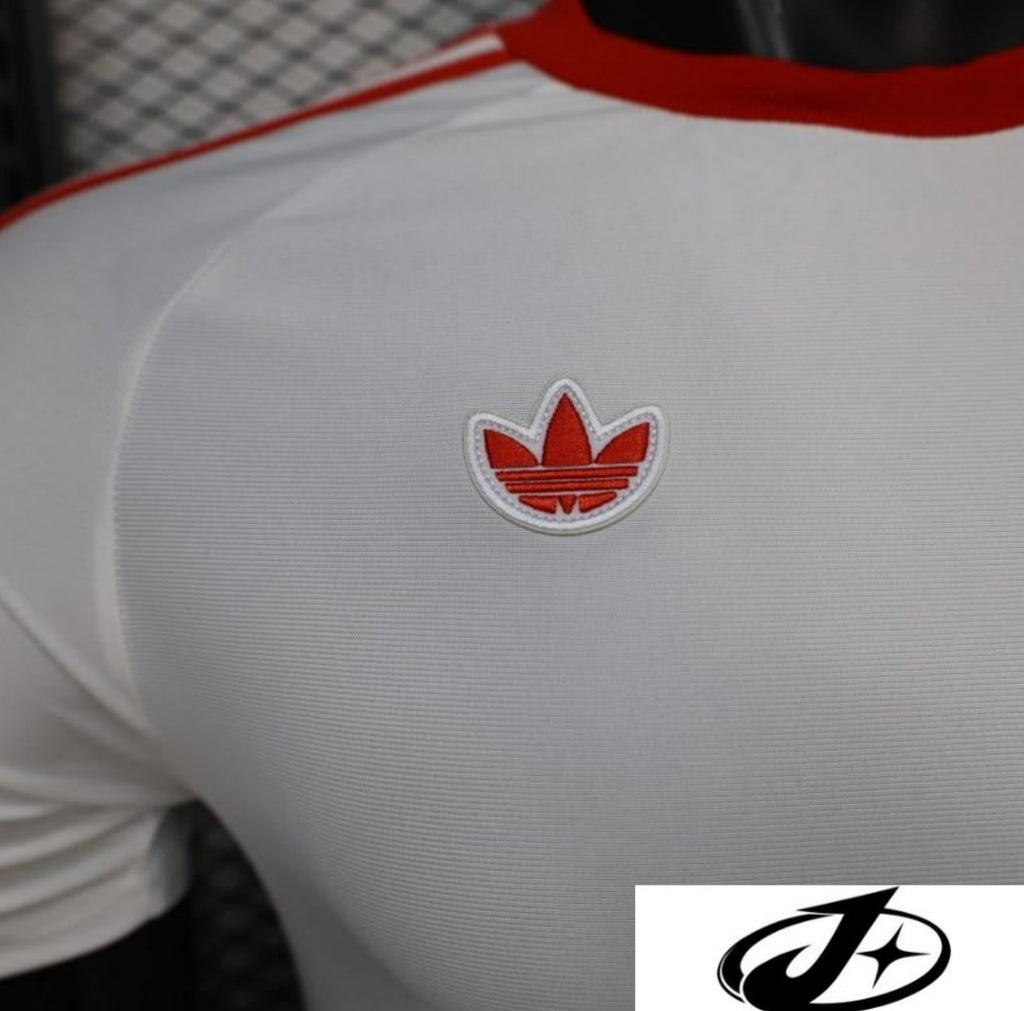 Player Version 26/27 Liverpool White Terrace Icons Jersey